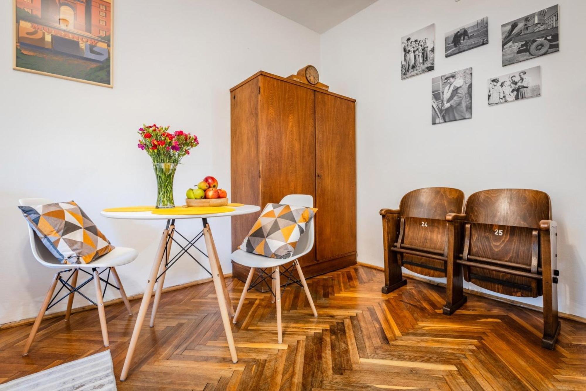 Na Muranowie - Mieszkanie Z Historia I In Muranow - A Flat With Warsaw History Εξωτερικό φωτογραφία